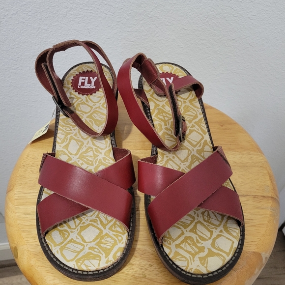 FLY LONDON Leather Block Sandals - Picture 9 of 9